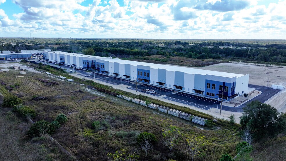 1585 Centennial Blvd, Bartow, FL à louer - Photo de l’immeuble – Image 3 sur 21
