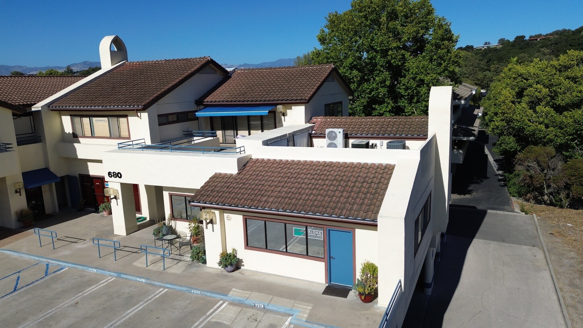 680 Alamo Pintado Rd, Solvang, CA à vendre Photo de l’immeuble– Image 1 sur 18