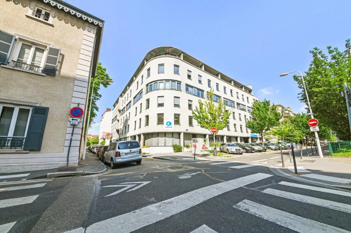 9 Rue Des Tuiliers, Lyon à louer Photo de l’immeuble– Image 1 sur 10
