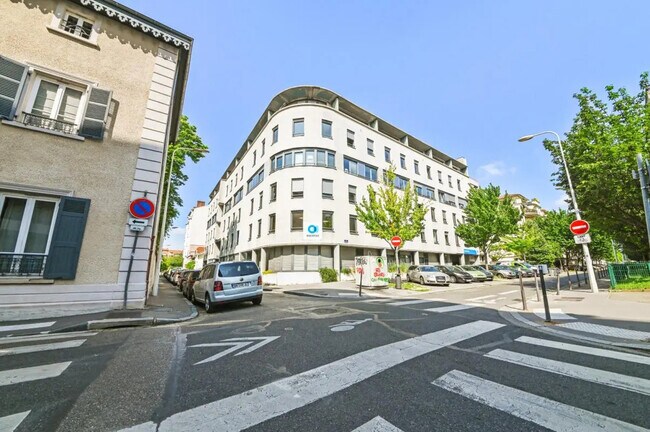 Plus de détails pour 9 Rue Des Tuiliers, Lyon - Bureau à louer