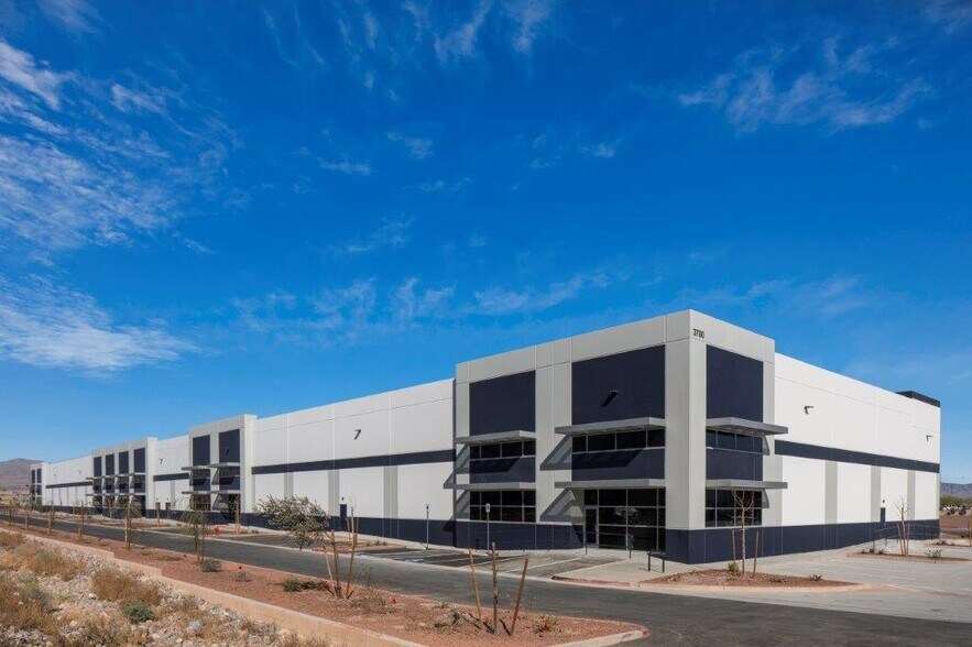 3732 Las Vegas Blvd N, Las Vegas, NV à louer - Photo principale – Image 1 sur 10