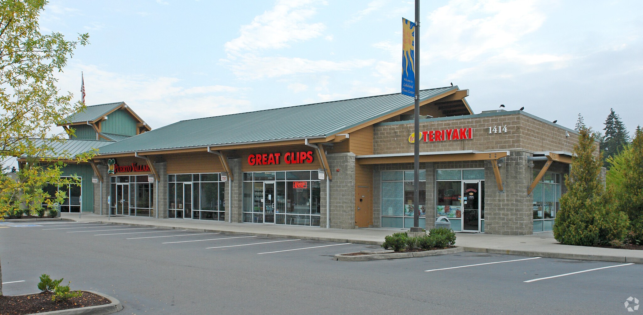 1414 Lake Tapps Pky E, Auburn, WA à vendre Photo principale– Image 1 sur 4