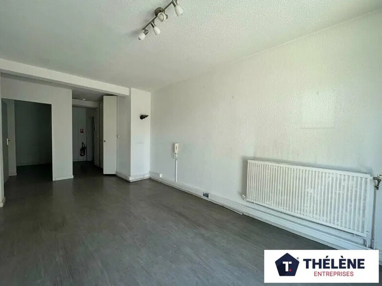 757 Avenue De Villeneuve-Angoulème, Montpellier à vendre - Photo de l’immeuble – Image 3 sur 12