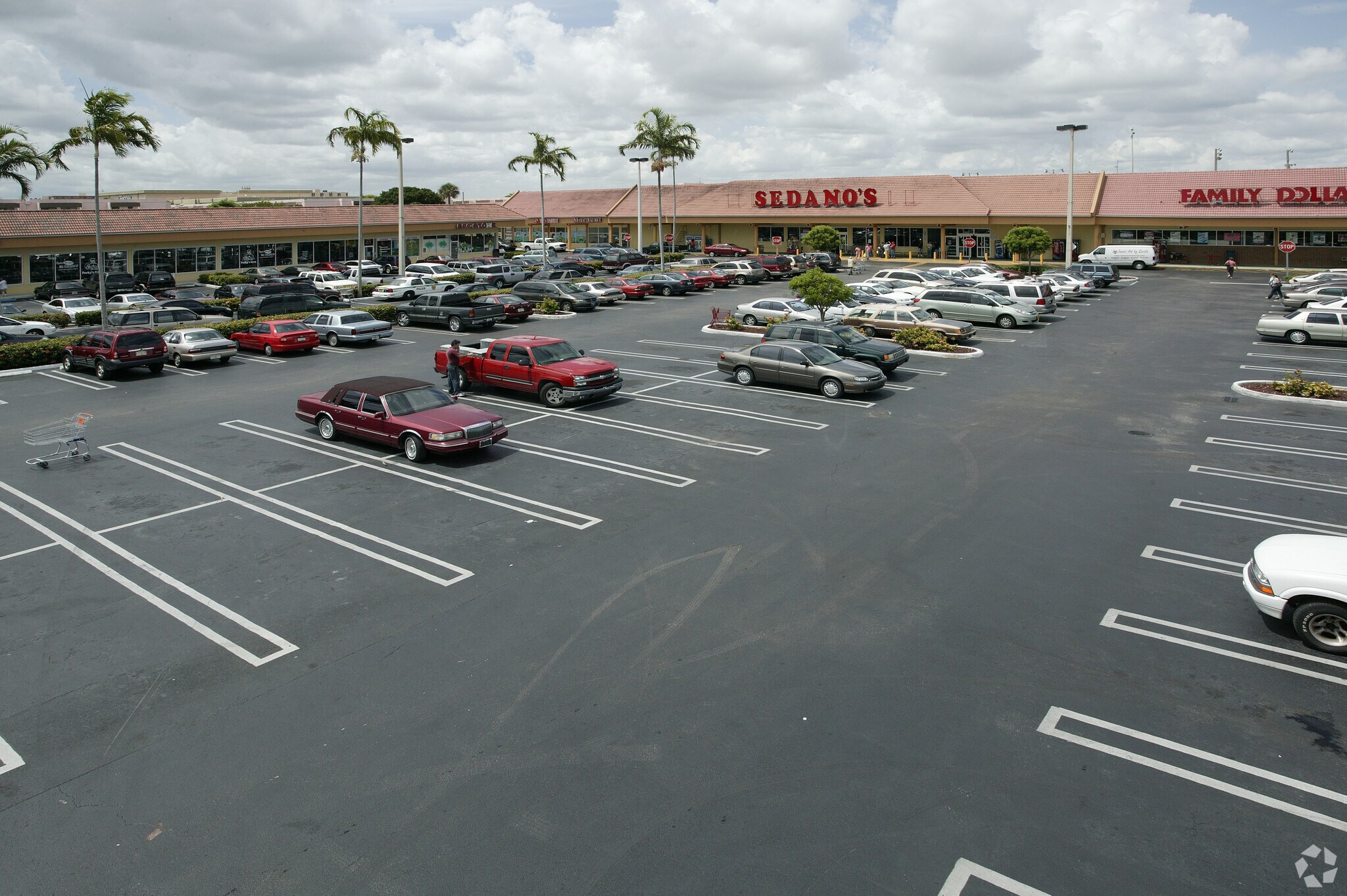 5360 W 16th Ave, Hialeah, FL à louer Photo principale– Image 1 sur 7