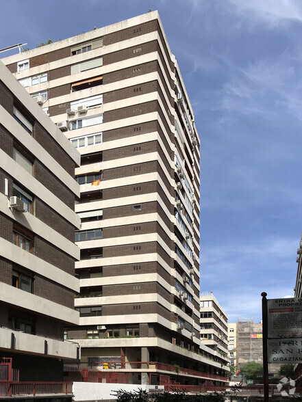 Immeuble residentiel dans Madrid, Madrid à vendre - Photo de l’immeuble – Image 1 sur 1