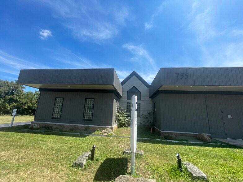 755 Wick Ave, Youngstown, OH à vendre - Photo de l’immeuble – Image 2 sur 36