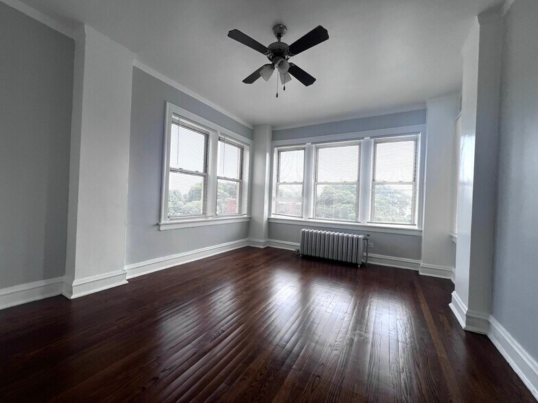 6720 S Jeffery Blvd, Chicago, IL à vendre - Photo intérieure – Image 3 sur 24