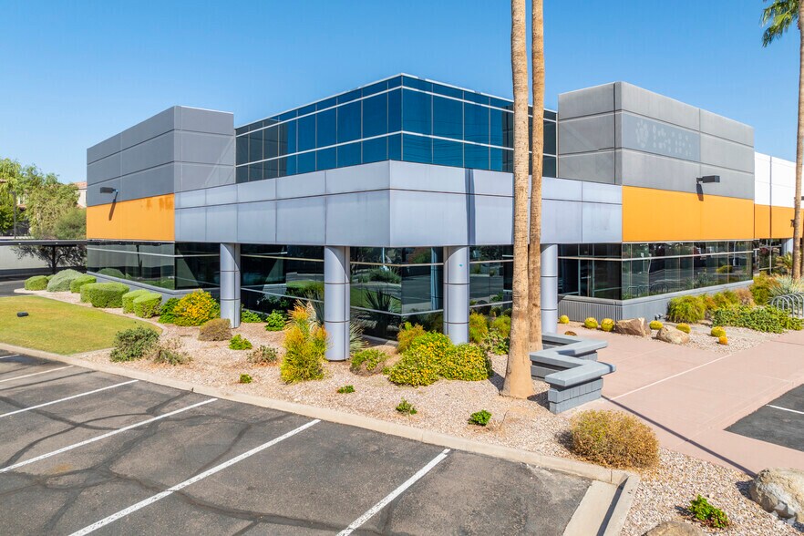 7810 S Hardy Dr, Tempe, AZ à louer - Photo de l’immeuble – Image 2 sur 4