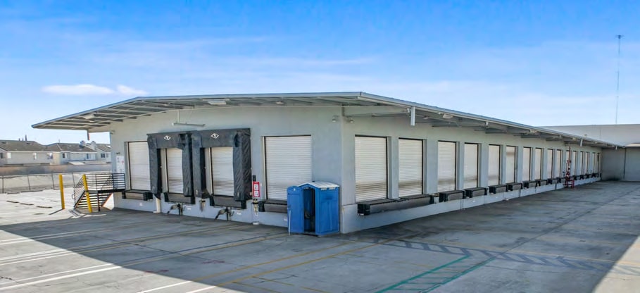 5650 Dolly Ave, Buena Park, CA à louer - Photo de l’immeuble – Image 3 sur 5