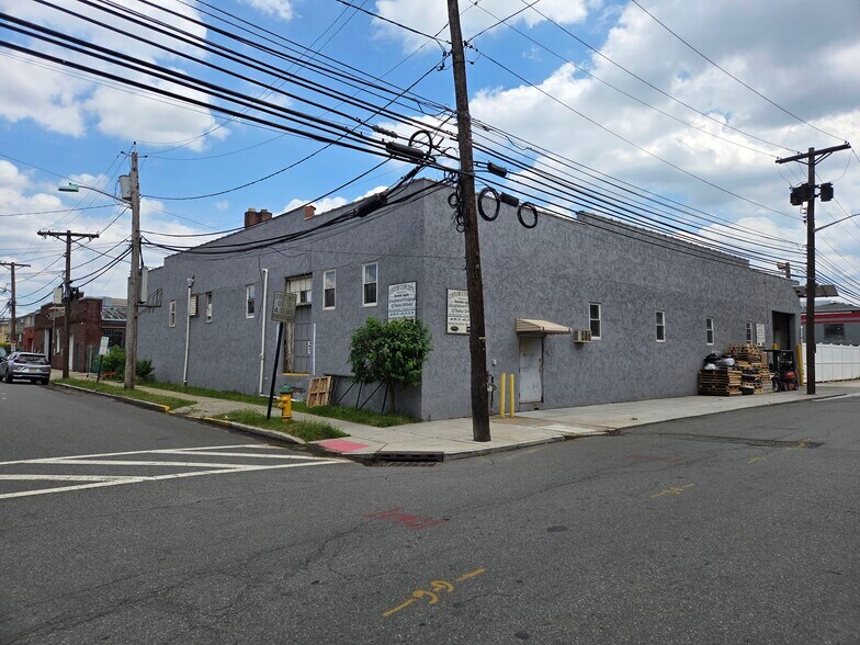 300 1st St, Harrison, NJ à vendre - Photo de l’immeuble – Image 1 sur 5