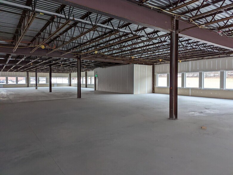 33 Tech Valley Dr, East Greenbush, NY à louer - Photo intérieure – Image 2 sur 10