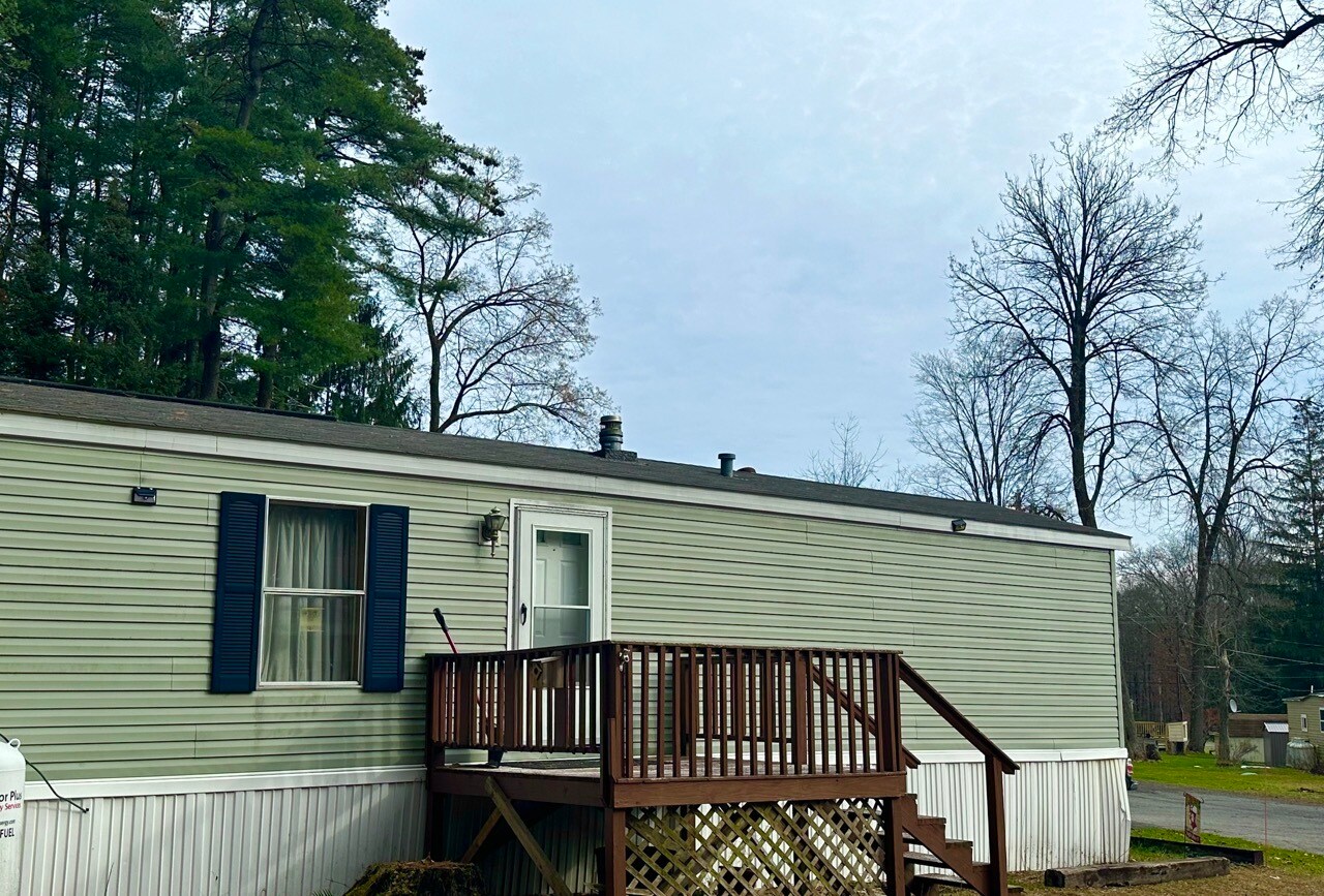 765 Saratoga Rd, Gansevoort, NY à vendre Photo de l’immeuble– Image 1 sur 7