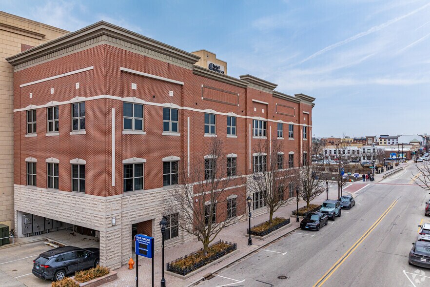 301 S Main St, Naperville, IL à louer - Photo de l’immeuble – Image 3 sur 12