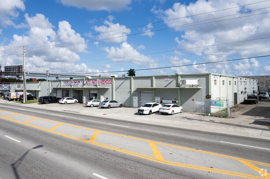 3825-3945 NW 32nd Ave, Miami, FL à louer - Photo de l’immeuble – Image 3 sur 13
