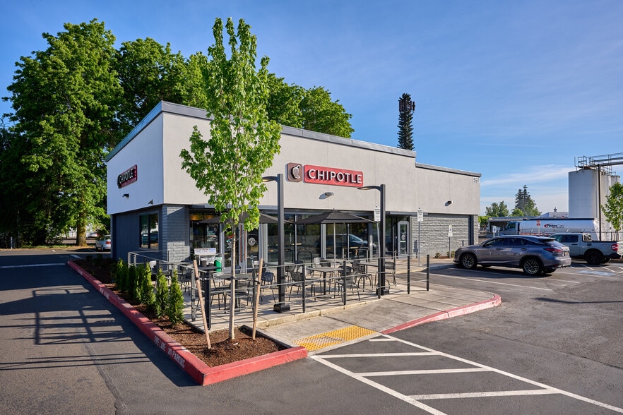 597 SW 1st Ave, Canby, OR à vendre - Photo de l’immeuble – Image 1 sur 6