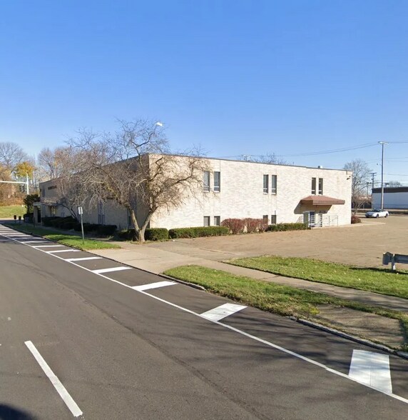 832 Mckinley Ave NW, Canton, OH à louer - Photo de l’immeuble – Image 2 sur 4