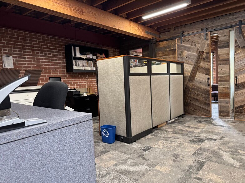 914 Macdonald Ave, Richmond, CA à louer - Photo de l’immeuble – Image 3 sur 44