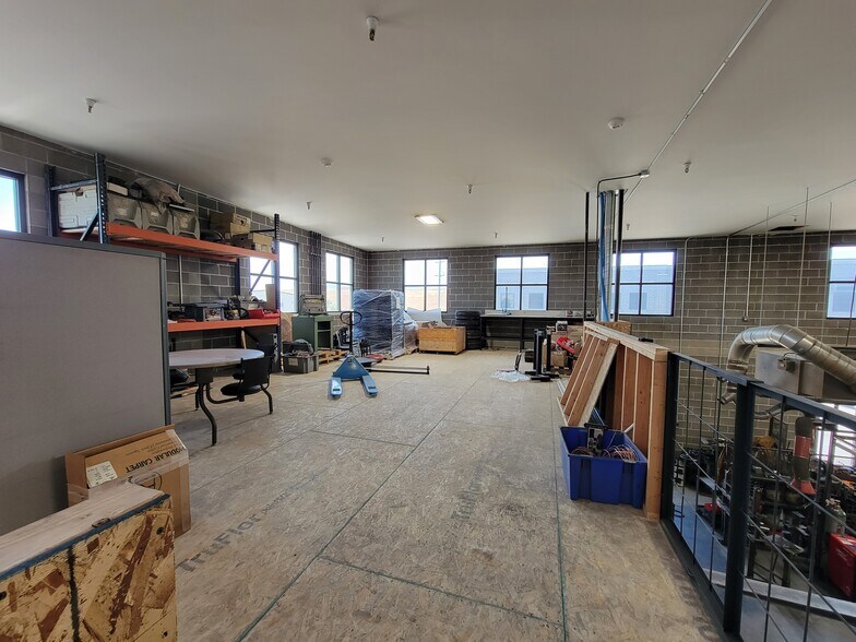 32 S 1800 W, Lindon, UT à louer - Photo de l’immeuble – Image 3 sur 13