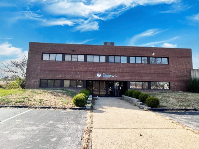 505-507 S Cool Springs Rd, O'Fallon, MO à louer Photo principale– Image 1 sur 3