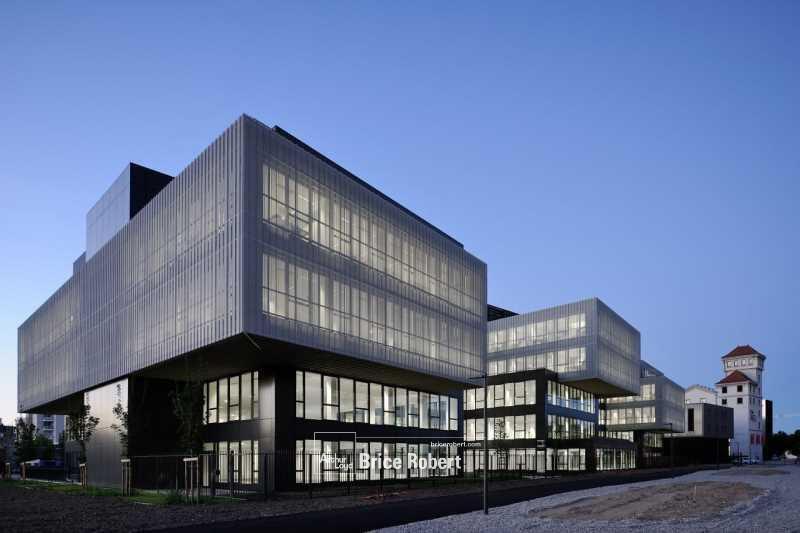 Local d’activités dans Villeurbanne à louer - Photo de l’immeuble – Image 1 sur 18