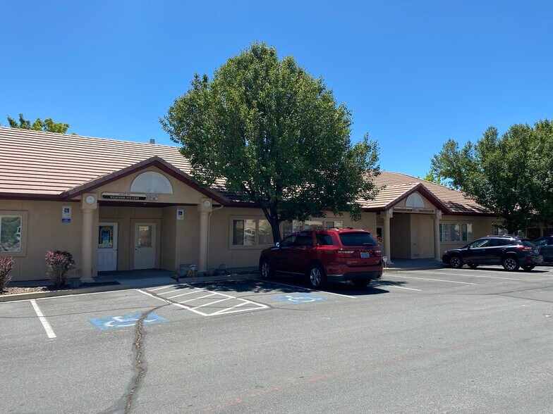 2115 Green Vista Dr, Sparks, NV à vendre - Photo de l’immeuble – Image 3 sur 14