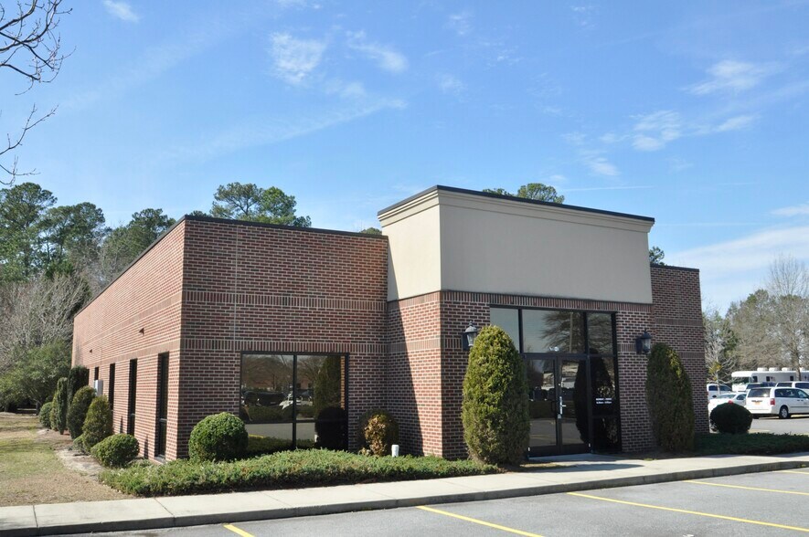 700B Cromwell Dr, Greenville, NC à louer - Photo de l’immeuble – Image 1 sur 23