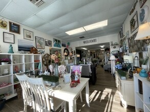 585-695 N Atlantic Ave, Cocoa Beach, FL à louer Photo intérieure– Image 1 sur 5