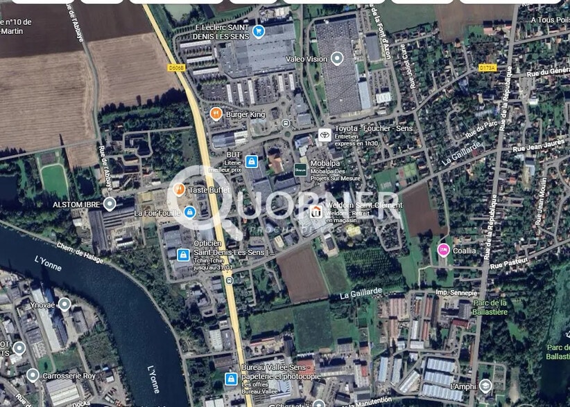 Local commercial dans Saint-Clément à louer - Photo de l’immeuble – Image 2 sur 5