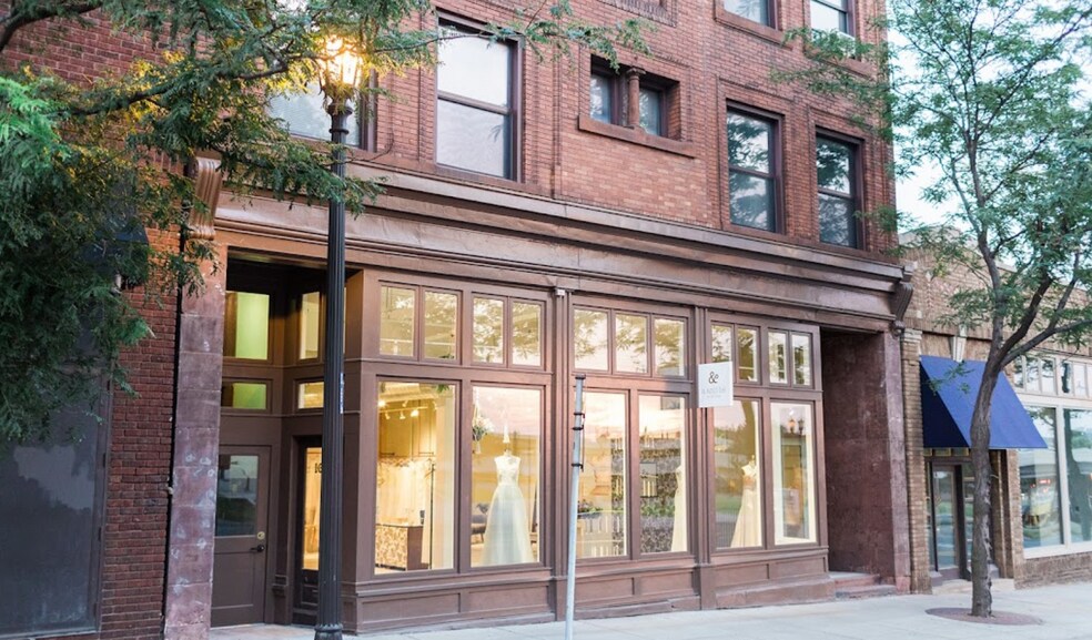 1605 Hennepin Ave, Minneapolis, MN à louer - Photo de l’immeuble – Image 2 sur 17