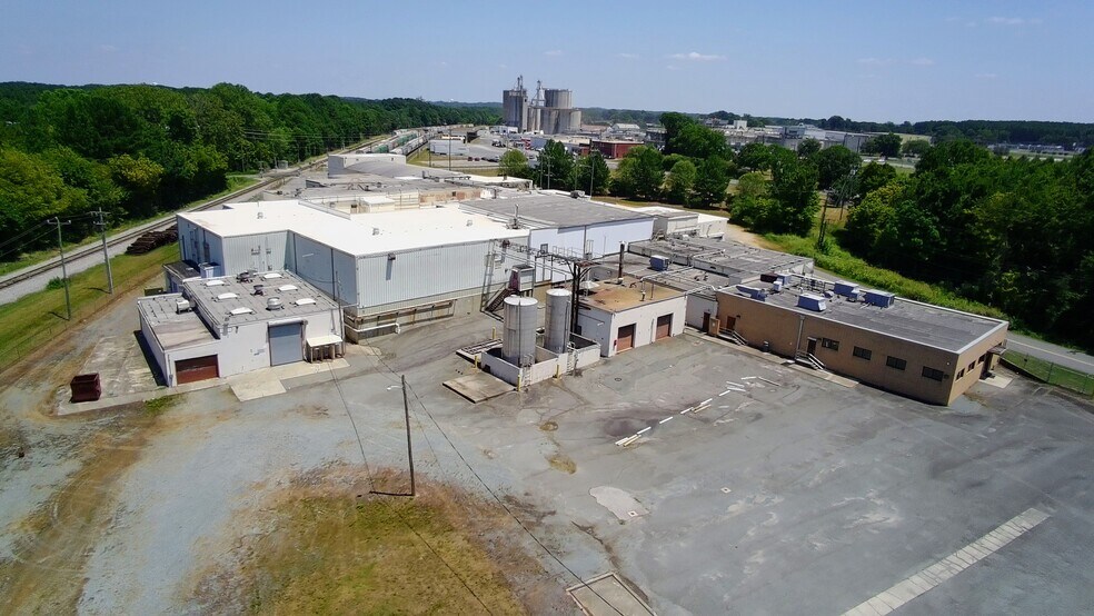 2701 Simpson St, Monroe, NC à vendre - Photo de l’immeuble – Image 1 sur 39