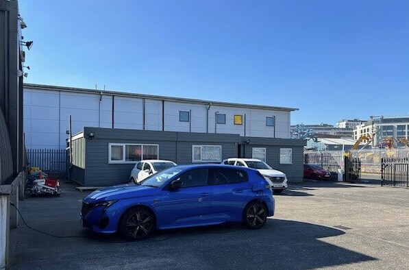 Old Channel Road Titanic Quarter portefeuille de 3 biens à vendre sur LoopNet.fr - Photo principale – Image 2 sur 3