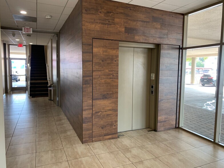 3700 Santa Fe Ave, Long Beach, CA à louer - Hall d’entrée – Image 2 sur 3
