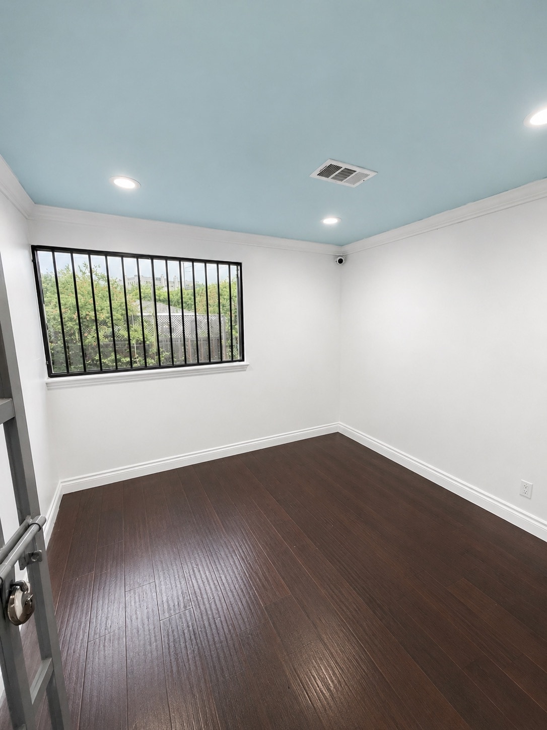 10835-10841 Santa Monica Blvd, Los Angeles, CA à louer Photo intérieure– Image 1 sur 3