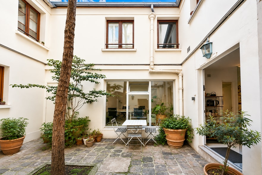 Local commercial dans Paris à louer - Photo de l’immeuble – Image 1 sur 1