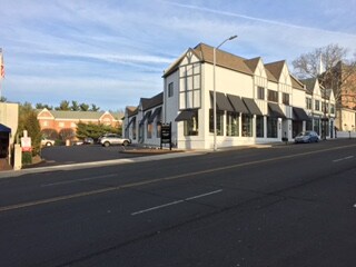 19 W Putnam Ave, Greenwich, CT à louer - Photo de l’immeuble – Image 2 sur 57