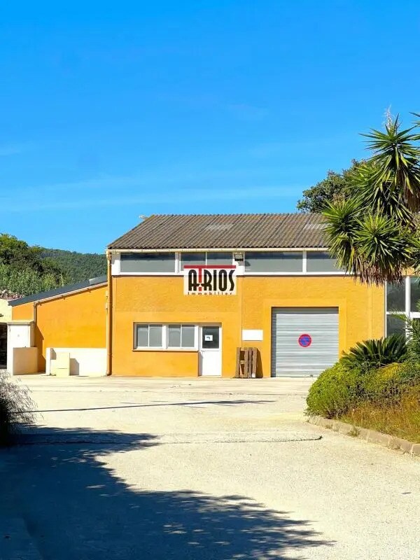 Local d'activités dans Hyères à vendre Photo de l’immeuble– Image 1 sur 12