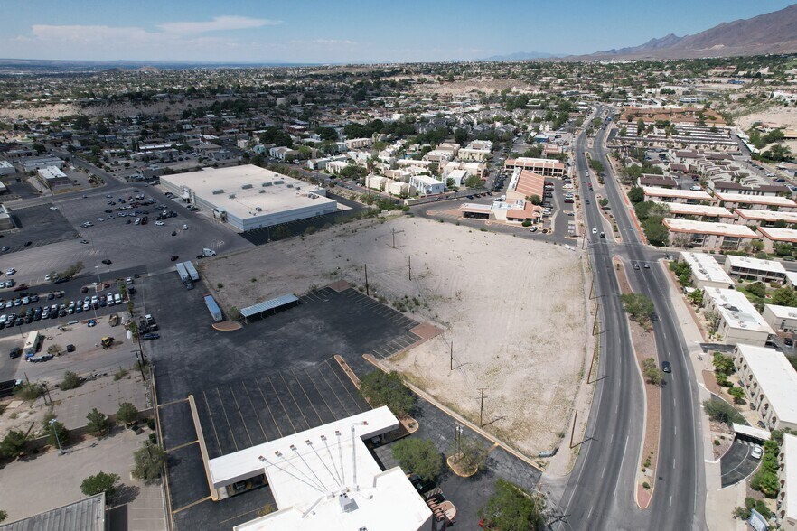 225 Shadow Mountain Dr, El Paso, TX à vendre - Photo de l’immeuble – Image 3 sur 5