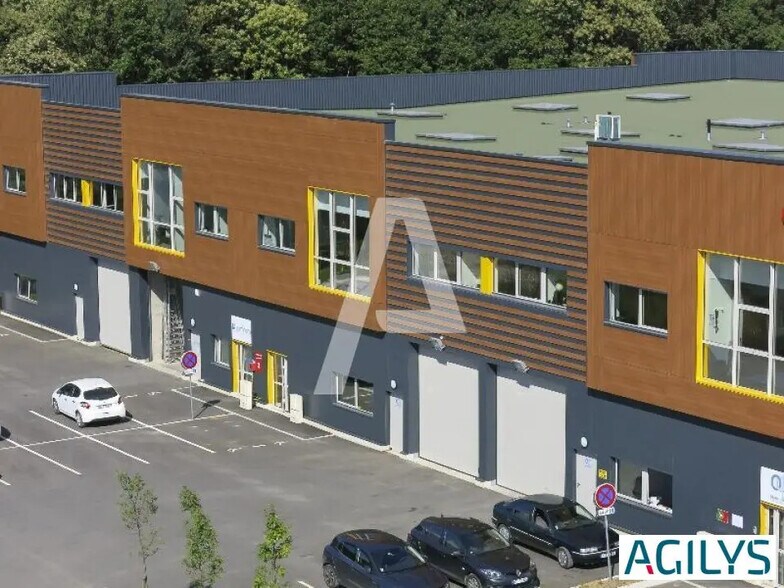 Local d'activités dans Villebon-sur-Yvette à vendre - Photo de l’immeuble – Image 3 sur 14