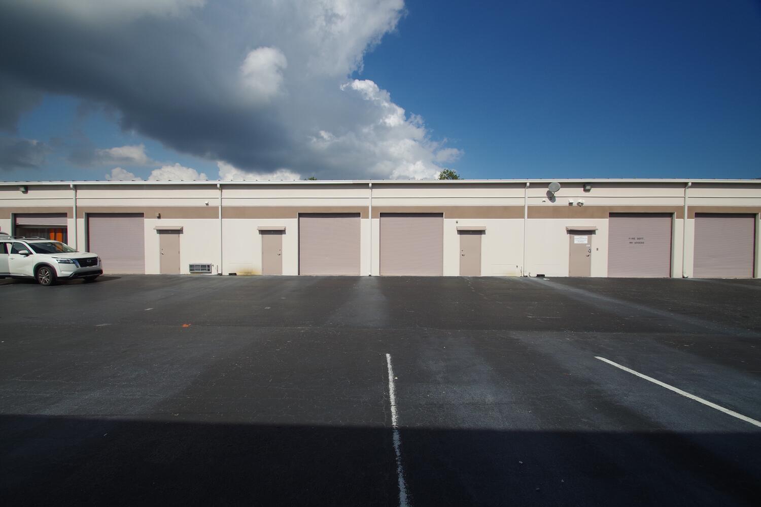 1525 NW 3rd St, Deerfield Beach, FL à louer Photo de l’immeuble– Image 1 sur 14