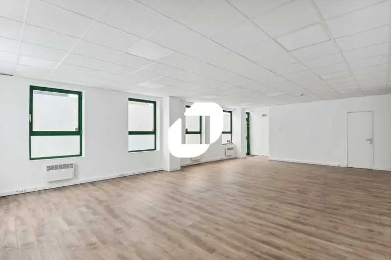Local d’activités dans Viry-Châtillon à louer - Photo de l’immeuble – Image 1 sur 10