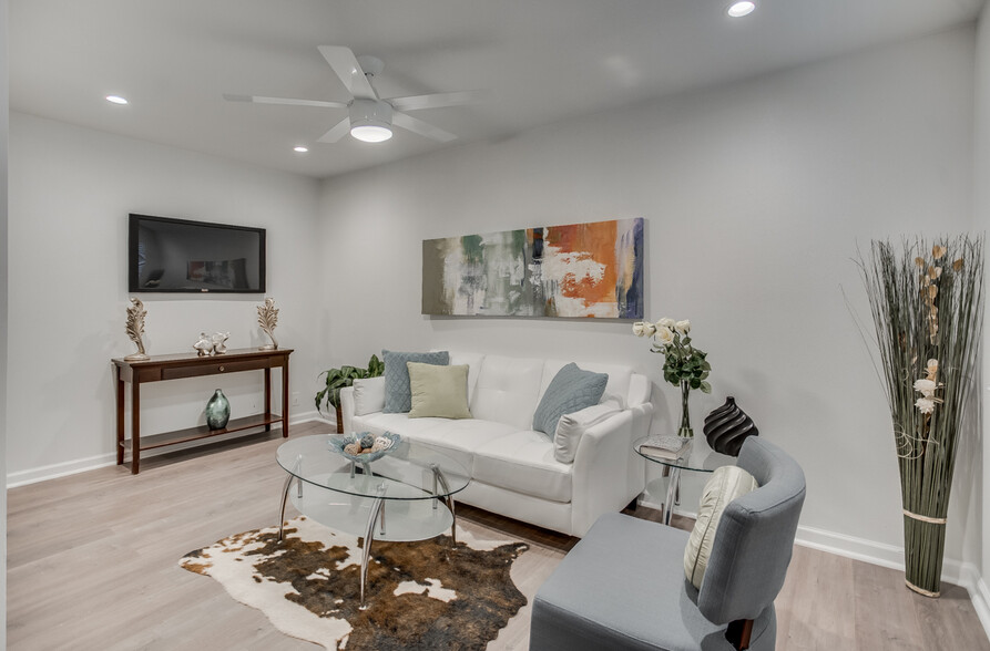 4927 San Jacinto St, Dallas, TX à vendre - Photo de l’immeuble – Image 3 sur 23