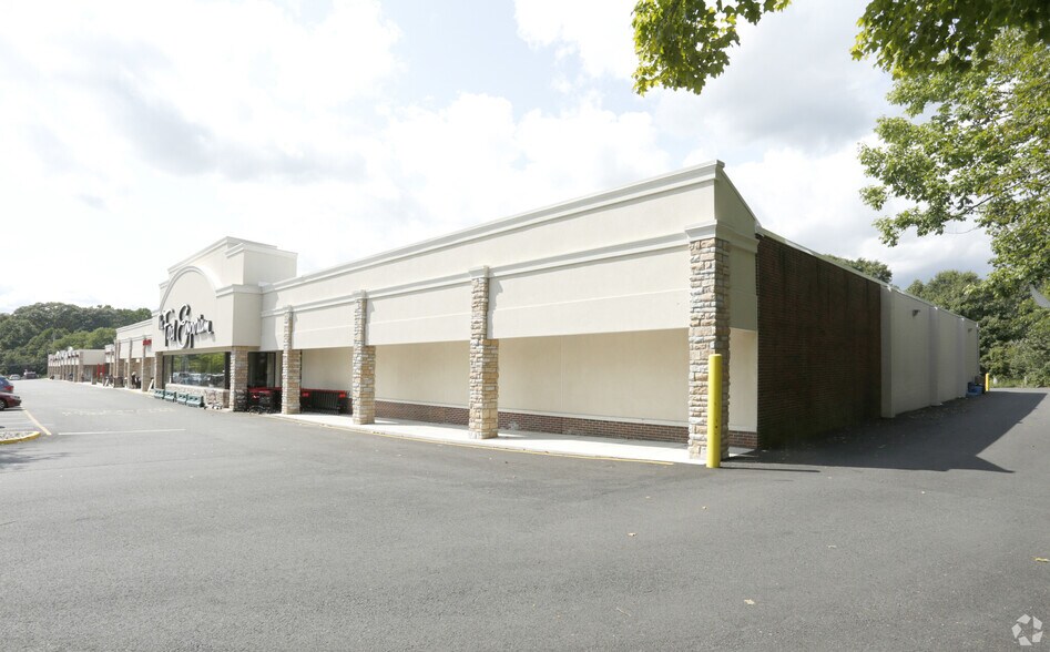 460 Hwy 520, Marlboro, NJ à louer - Photo de l’immeuble – Image 3 sur 4