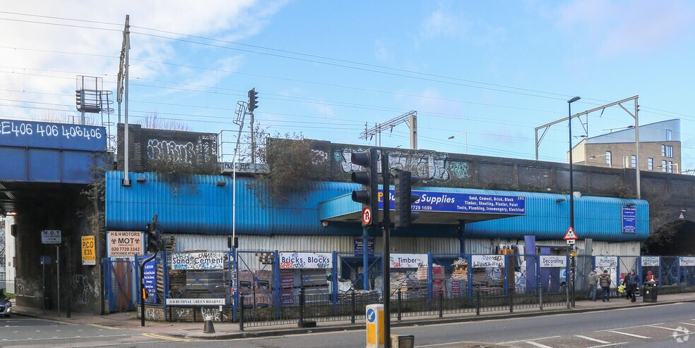 Cambridge Heath Rd, Londres à louer - Photo principale – Image 1 sur 31