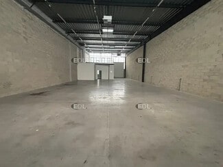 Plus de détails pour Local d'activités à louer