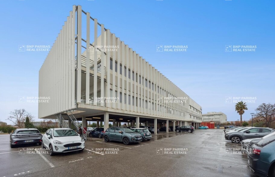Bureau dans Marignane à louer - Photo de l’immeuble – Image 1 sur 22