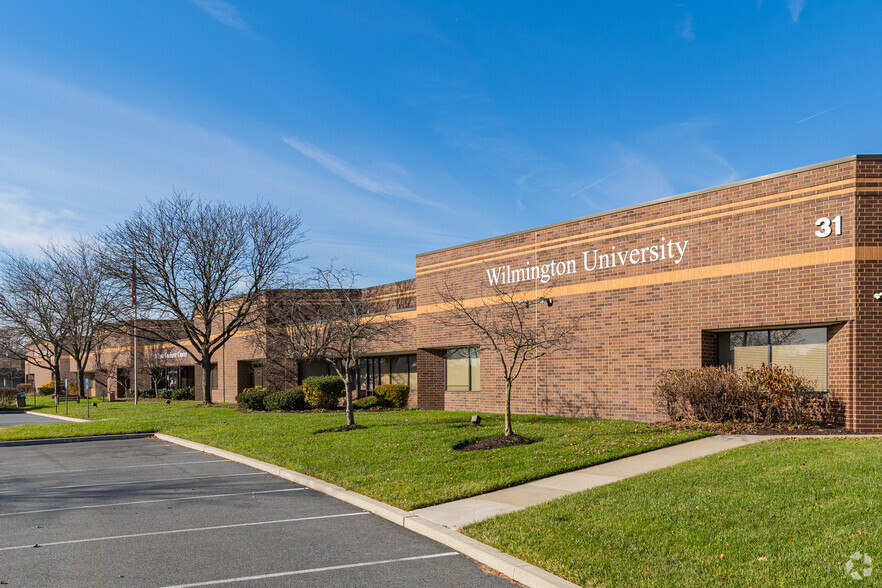 31-47 Reads Way, New Castle, DE à louer - Photo de l’immeuble – Image 1 sur 6