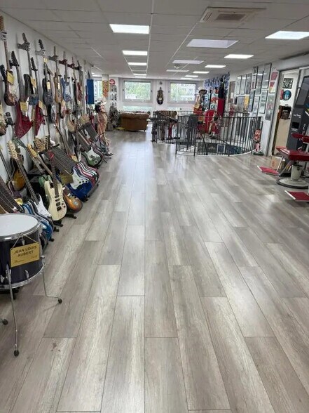 Local d’activités dans Courbevoie à louer - Photo intérieure – Image 2 sur 8