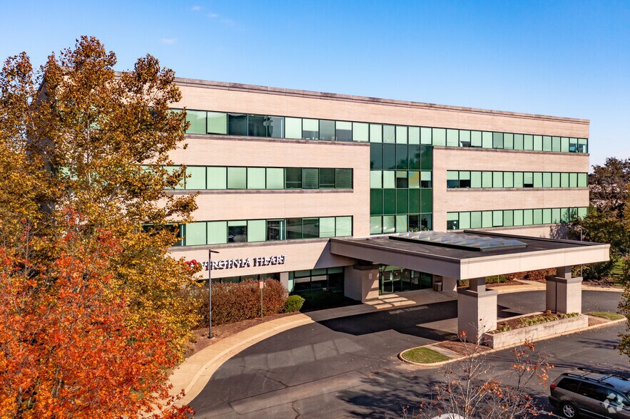 19450 Deerfield Ave, Lansdowne, VA à louer - Photo de l’immeuble – Image 2 sur 8