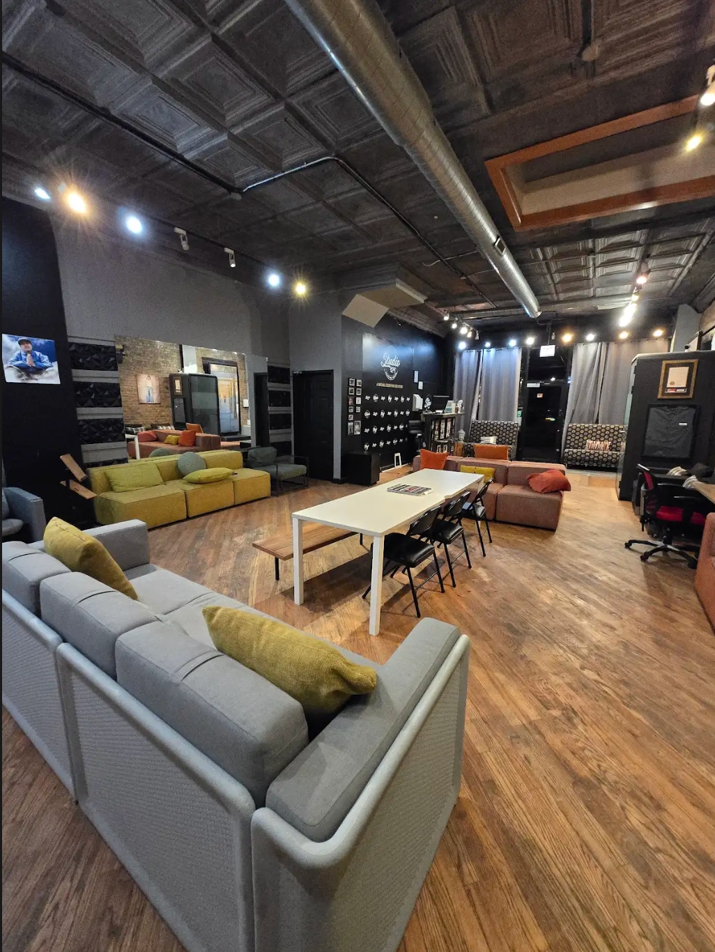 1415 N Ashland Ave, Chicago, IL à louer Photo intérieure– Image 1 sur 7