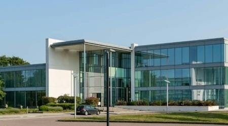 4 Brooklands, Weybridge à louer - Photo de l’immeuble – Image 2 sur 16